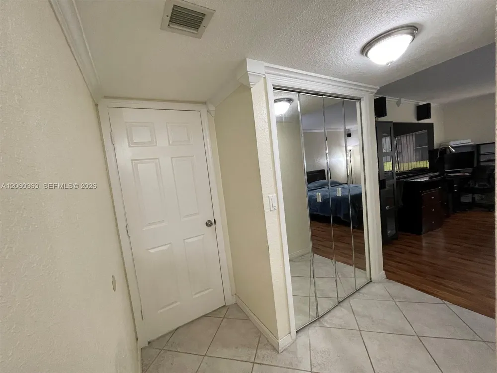 16240 Laurel Dr #101 Weston, FL 33326