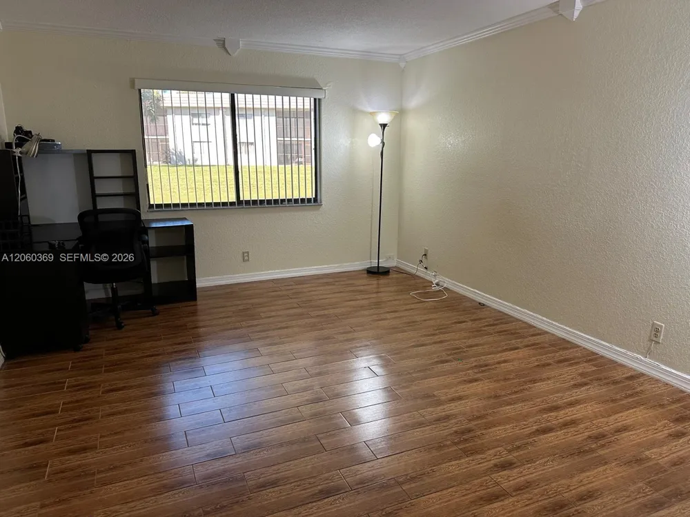 16240 Laurel Dr #101 Weston, FL 33326