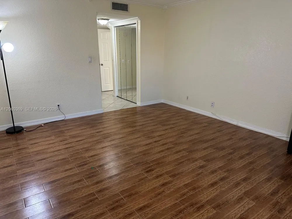 16240 Laurel Dr #101 Weston, FL 33326