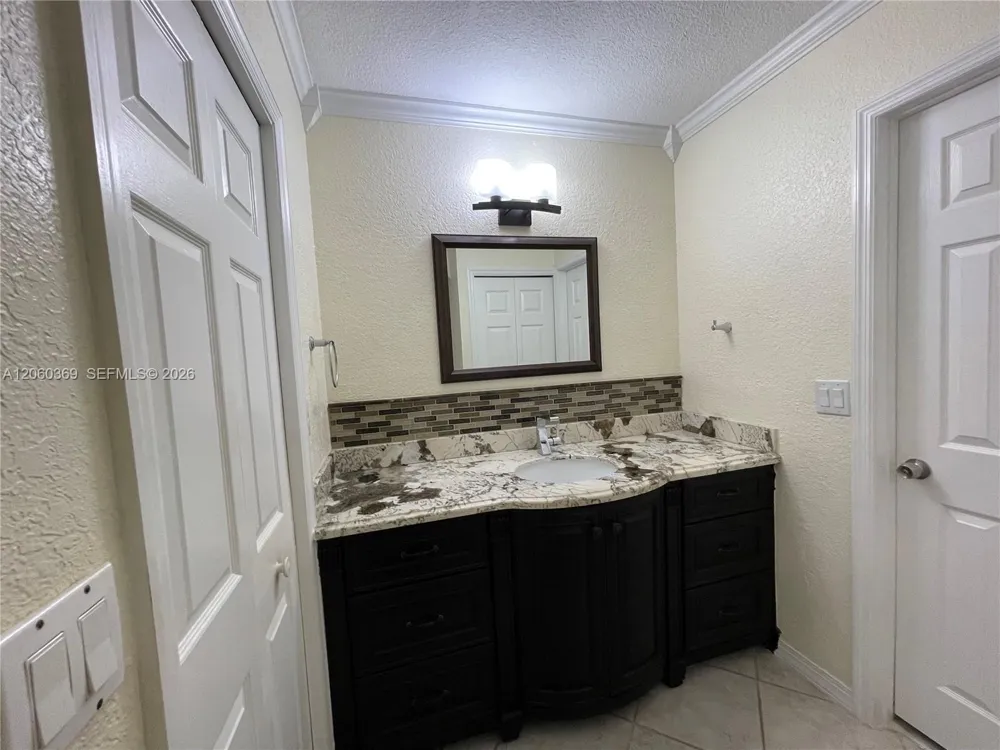 16240 Laurel Dr #101 Weston, FL 33326