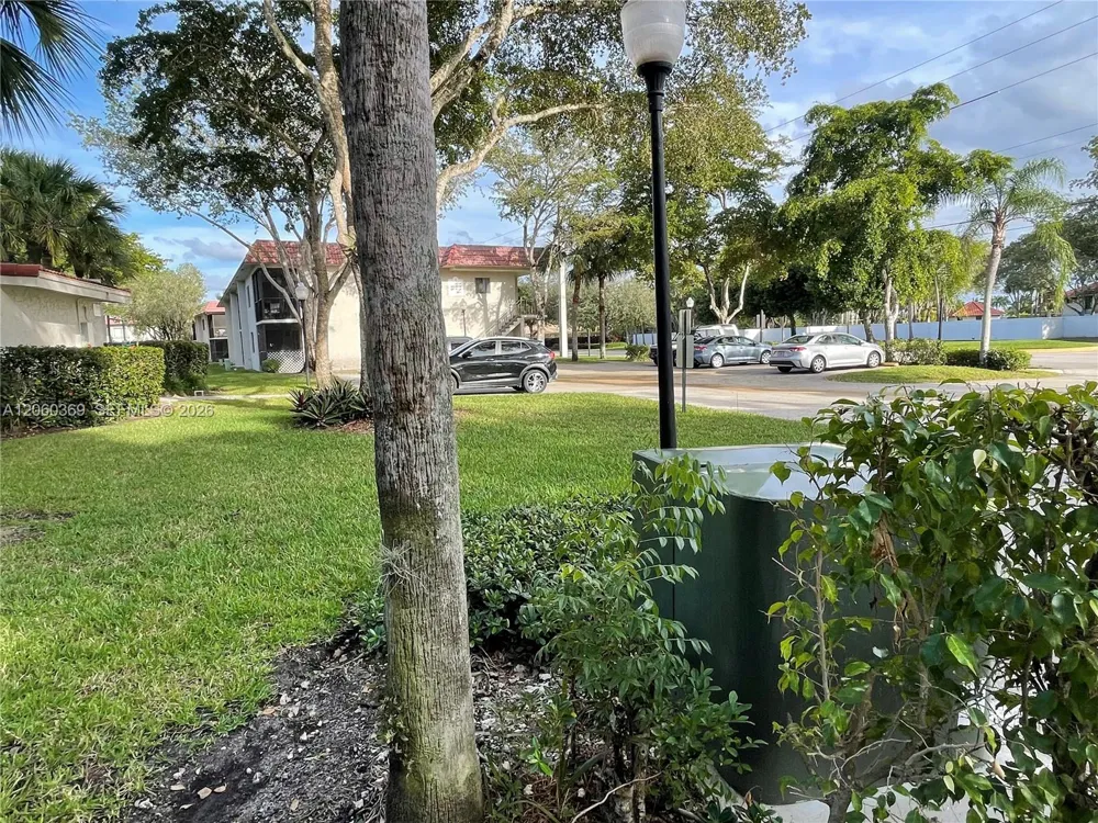 16240 Laurel Dr #101 Weston, FL 33326