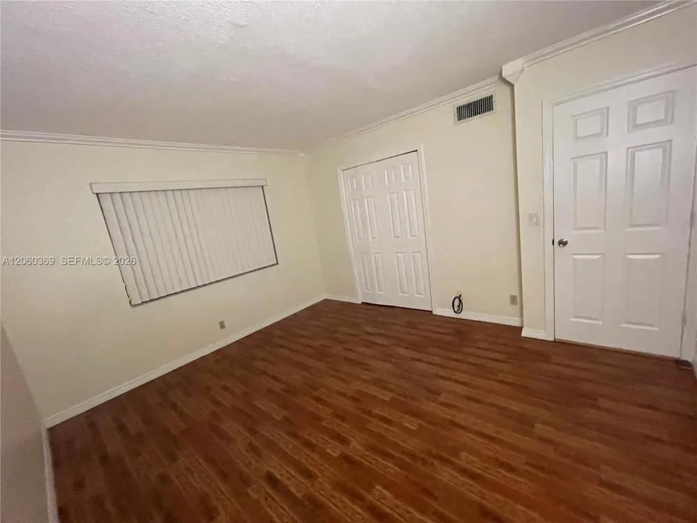 16240 Laurel Dr #101 Weston, FL 33326
