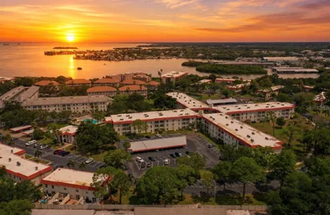 2700 BAYSHORE BOULEVARD #2110