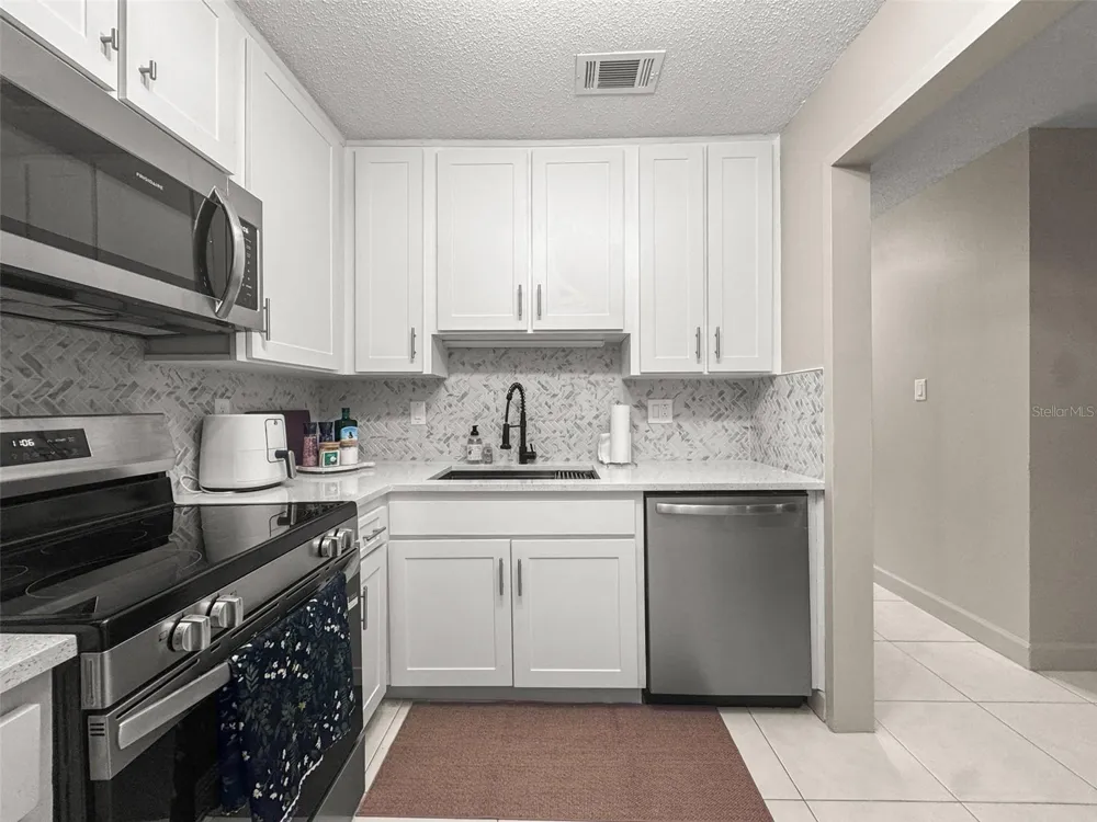 2700 BAYSHORE BOULEVARD #2110 Dunedin, FL 34698
