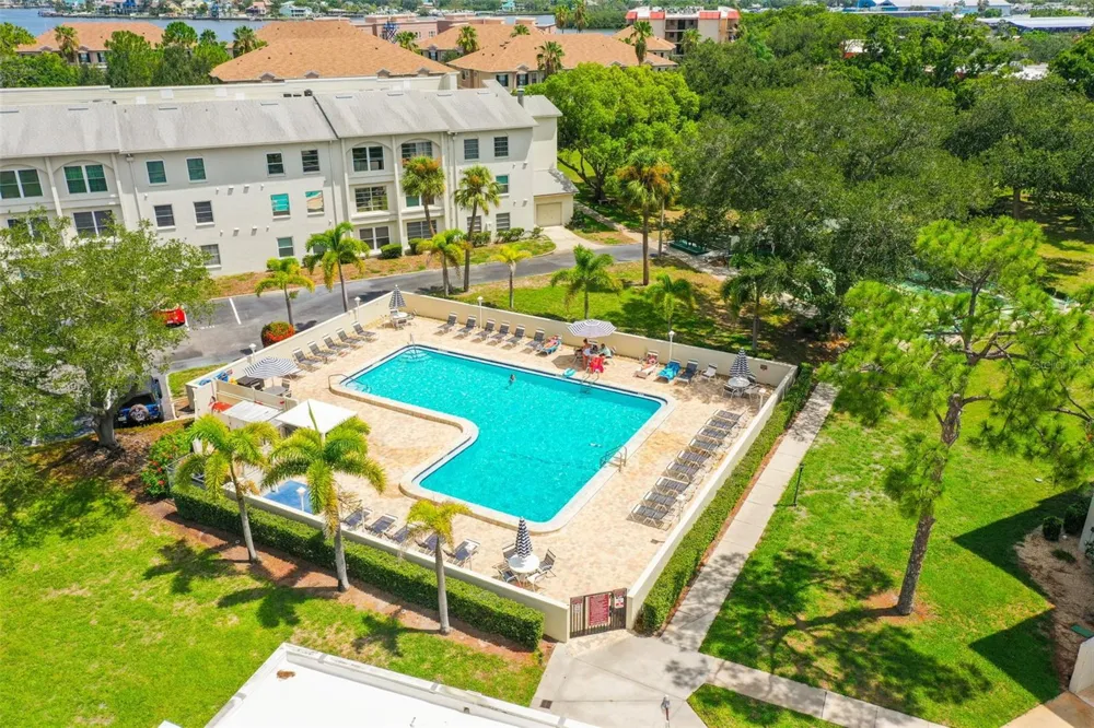 2700 BAYSHORE BOULEVARD #2110 Dunedin, FL 34698