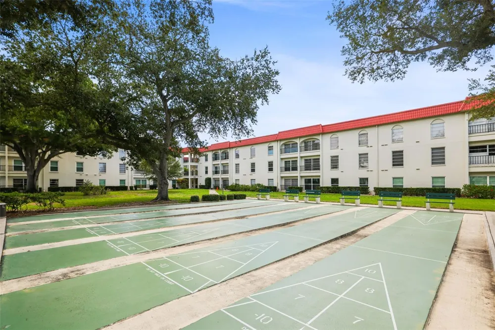 2700 BAYSHORE BOULEVARD #2110 Dunedin, FL 34698