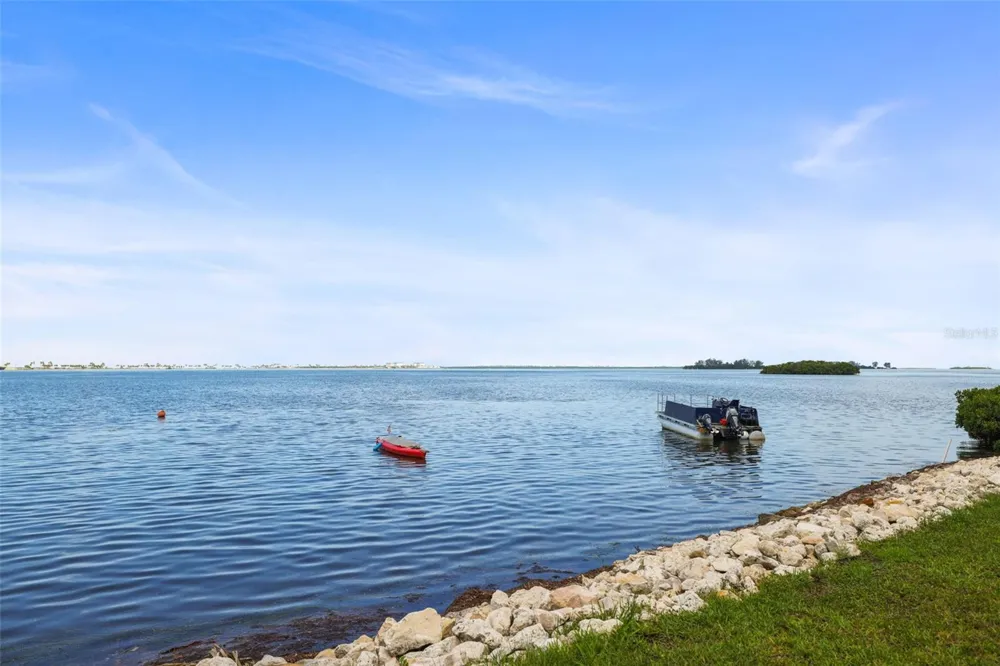 2700 BAYSHORE BOULEVARD #2110 Dunedin, FL 34698