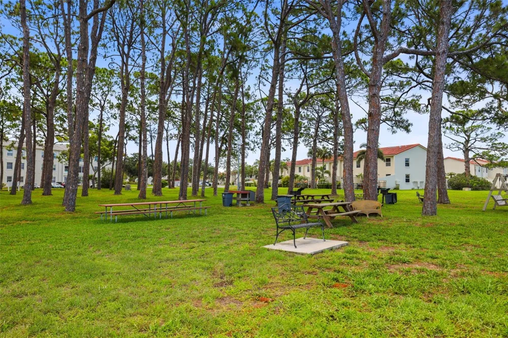 2700 BAYSHORE BOULEVARD #2110 Dunedin, FL 34698