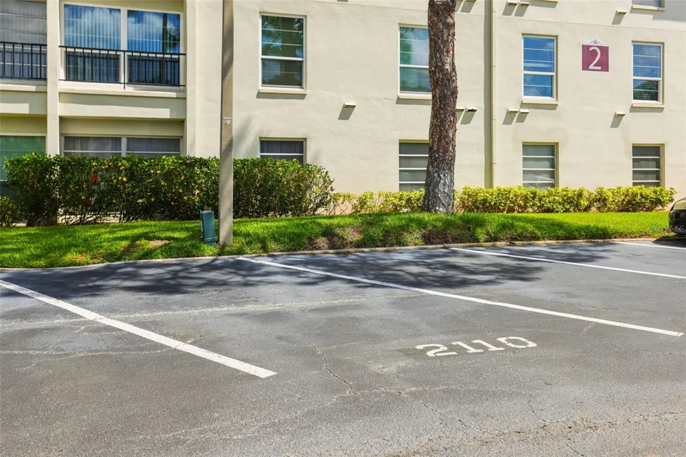 2700 BAYSHORE BOULEVARD #2110 Dunedin, FL 34698
