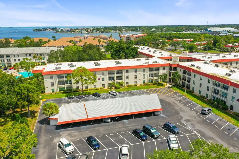 2700 BAYSHORE BOULEVARD #2110 Dunedin, FL 34698
