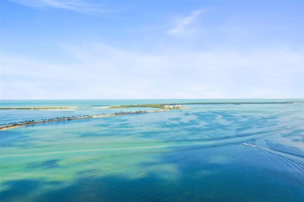 2700 BAYSHORE BOULEVARD #2110 Dunedin, FL 34698