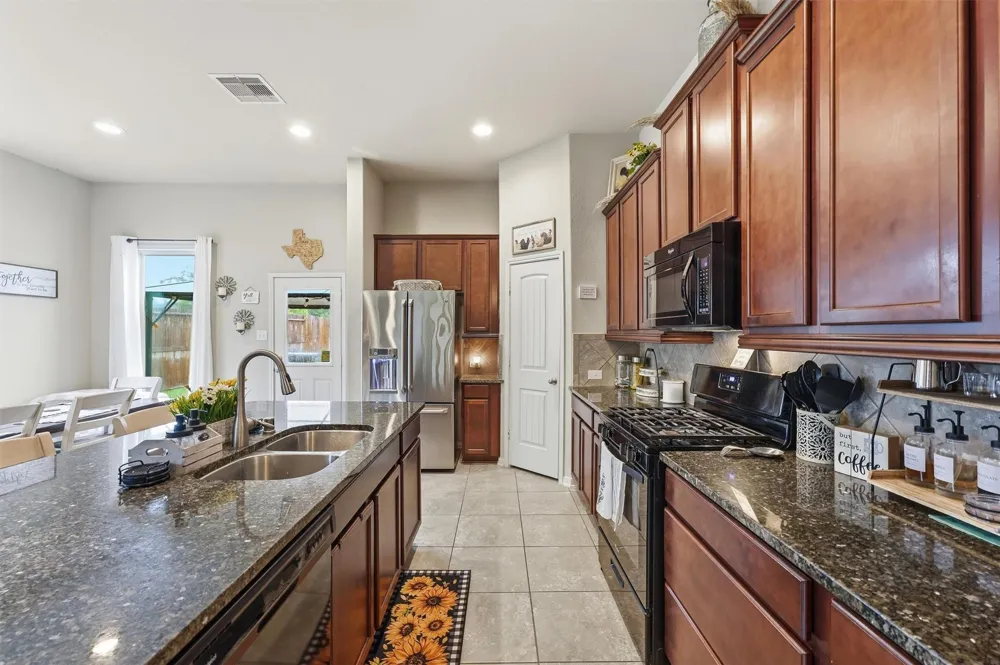 138 Bayside Crossing Drive La Porte, TX 77571