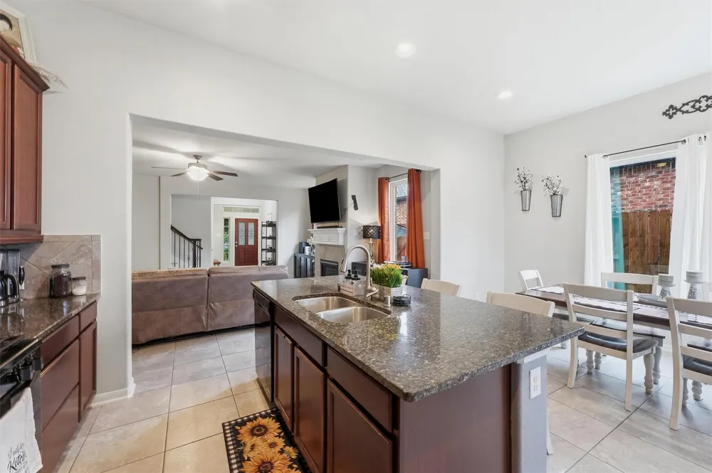 138 Bayside Crossing Drive La Porte, TX 77571