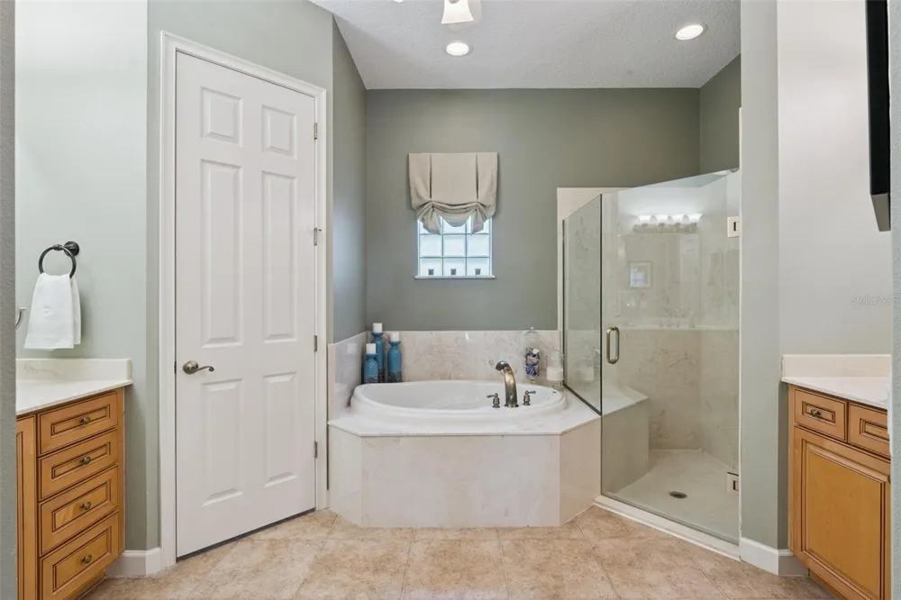 9939 SANTA BARBARA COURT Howey In The Hills, FL 34737