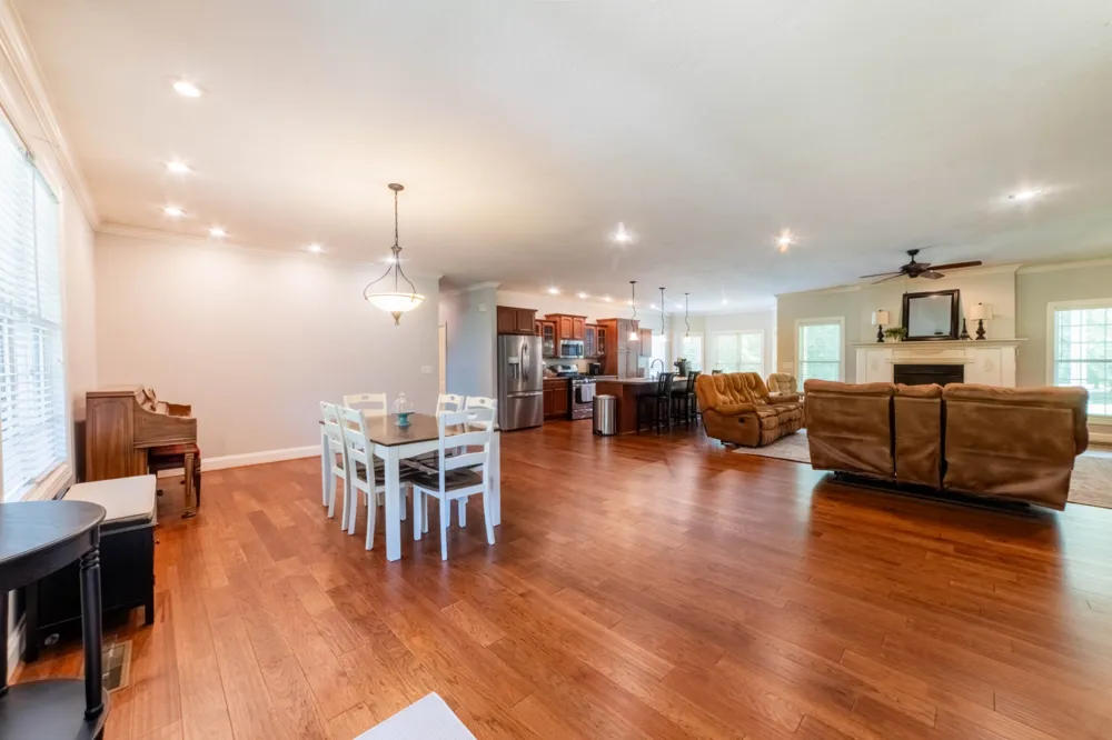 390 Carmen Dr Paris, TN 38242