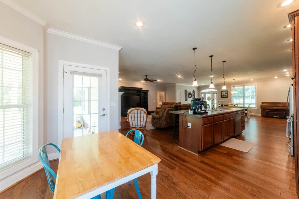 390 Carmen Dr Paris, TN 38242