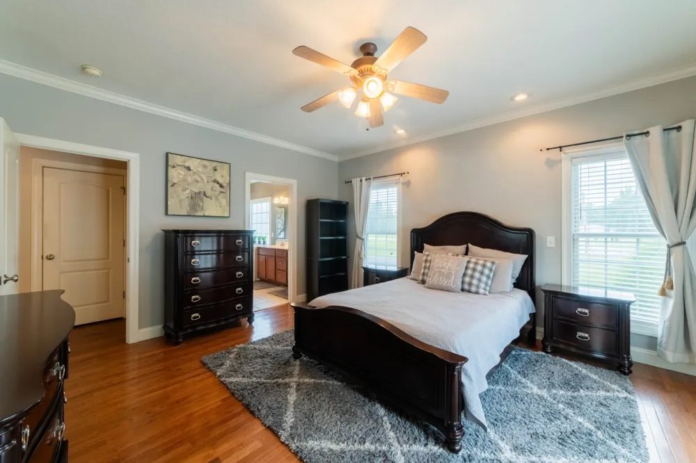 390 Carmen Dr Paris, TN 38242