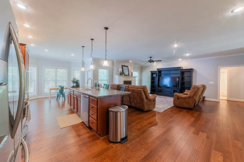 390 Carmen Dr Paris, TN 38242