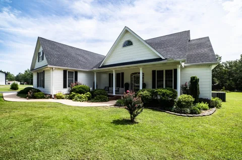 390 Carmen Dr