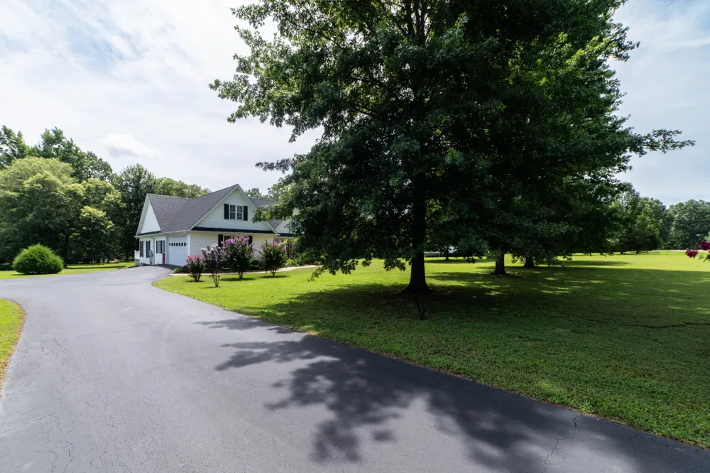 390 Carmen Dr Paris, TN 38242