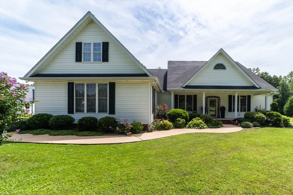390 Carmen Dr Paris, TN 38242