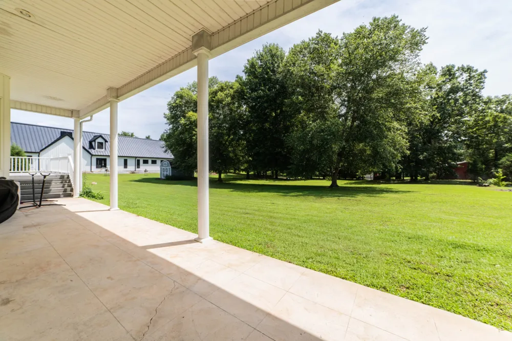 390 Carmen Dr Paris, TN 38242