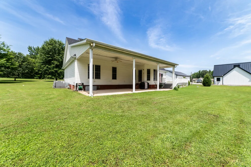 390 Carmen Dr Paris, TN 38242