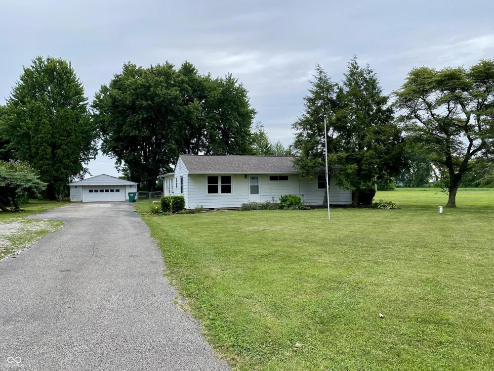 78 W Us Highway 136 Lizton, IN 46149