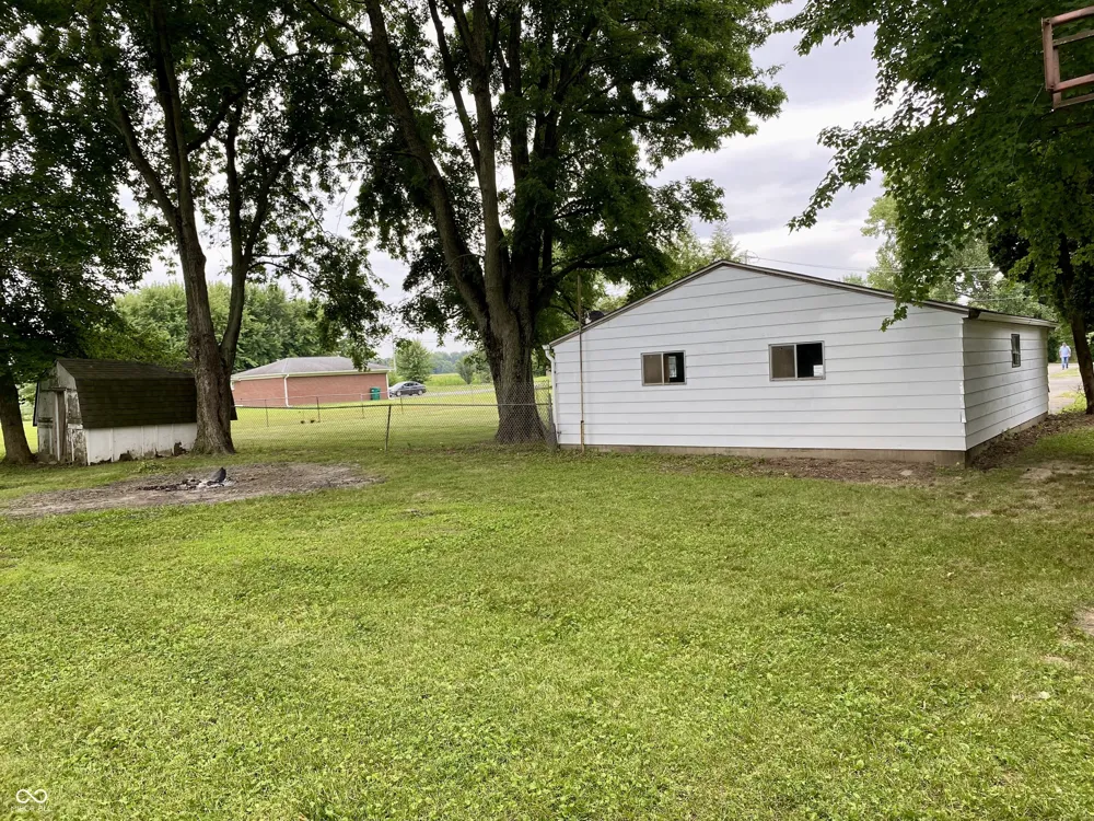 78 W Us Highway 136 Lizton, IN 46149