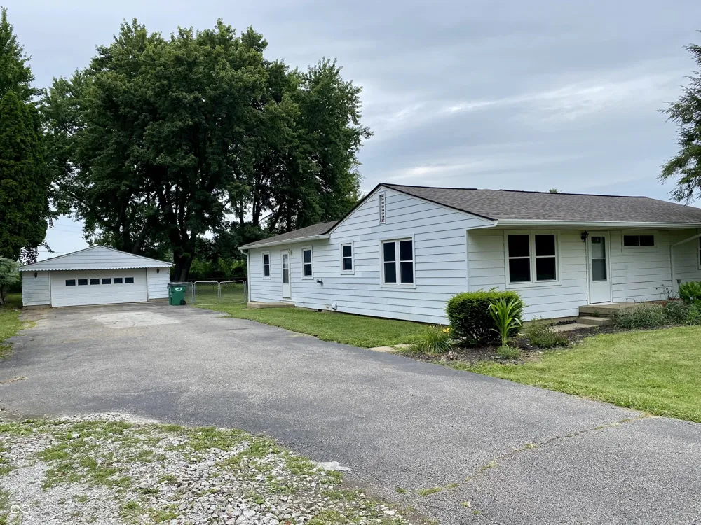 78 W Us Highway 136 Lizton, IN 46149