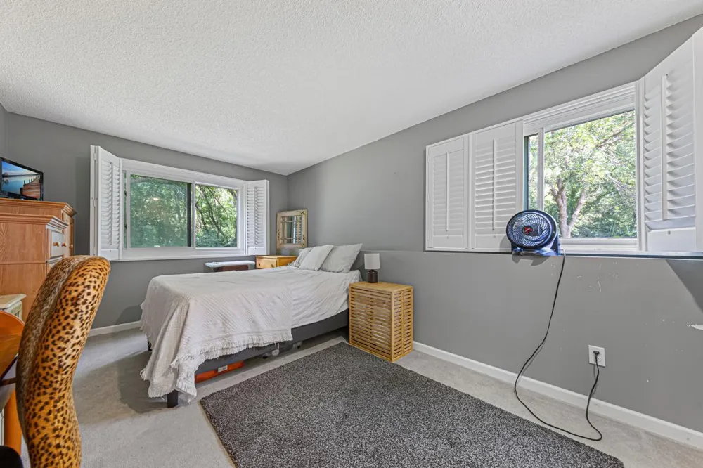 18450 Creeks Bend Drive Minnetonka, MN 55345