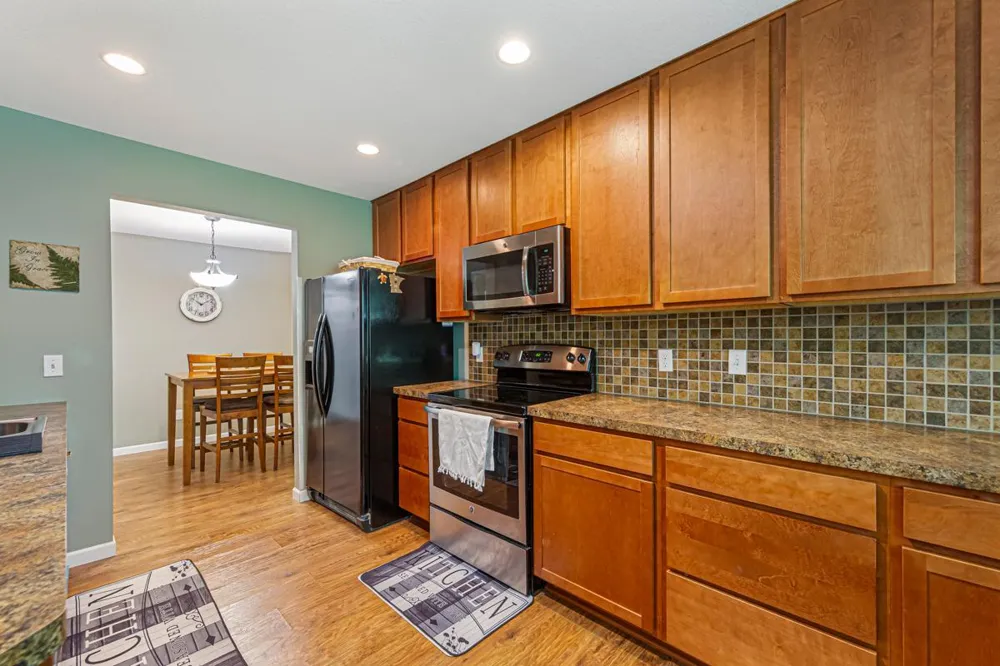 18450 Creeks Bend Drive Minnetonka, MN 55345