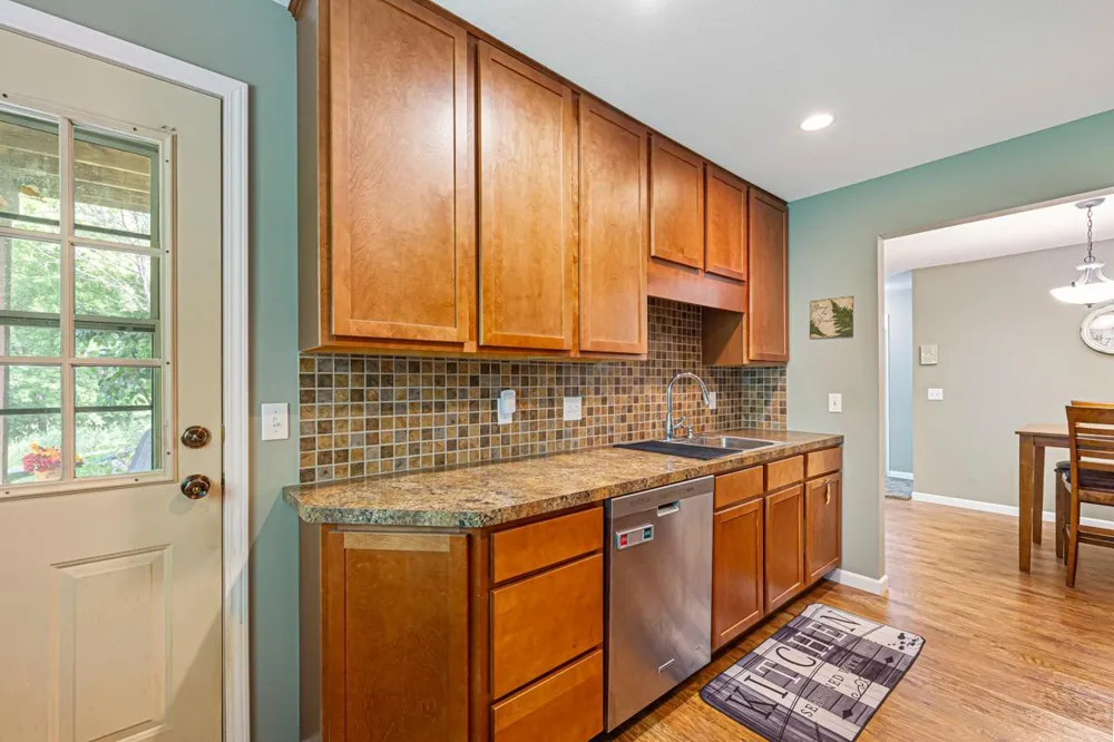 18450 Creeks Bend Drive Minnetonka, MN 55345