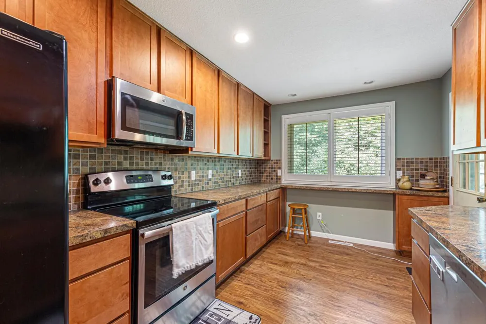 18450 Creeks Bend Drive Minnetonka, MN 55345