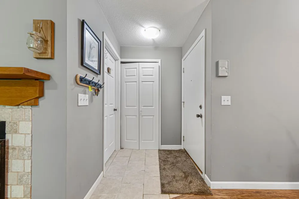 18450 Creeks Bend Drive Minnetonka, MN 55345