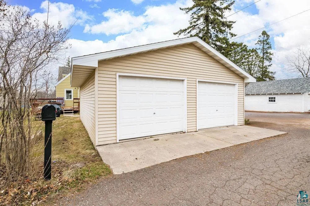 32 Laurel Avenue Superior, WI 54880