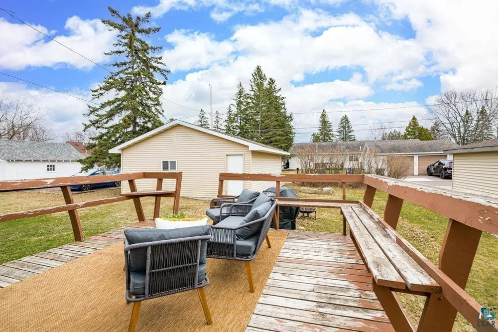 32 Laurel Avenue Superior, WI 54880