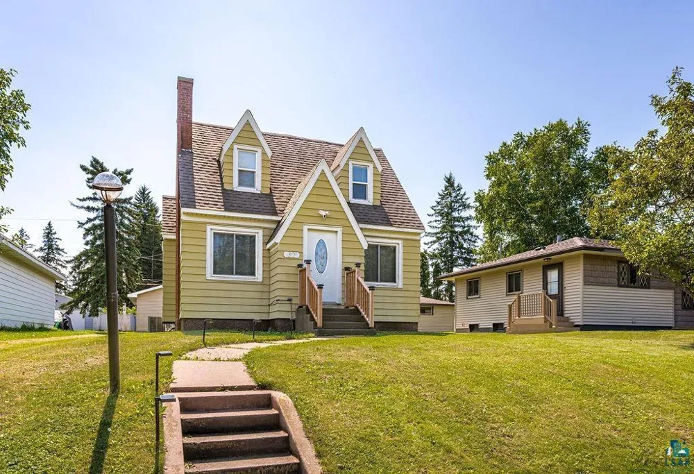32 Laurel Avenue Superior, WI 54880