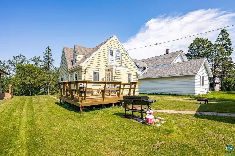 32 Laurel Avenue Superior, WI 54880