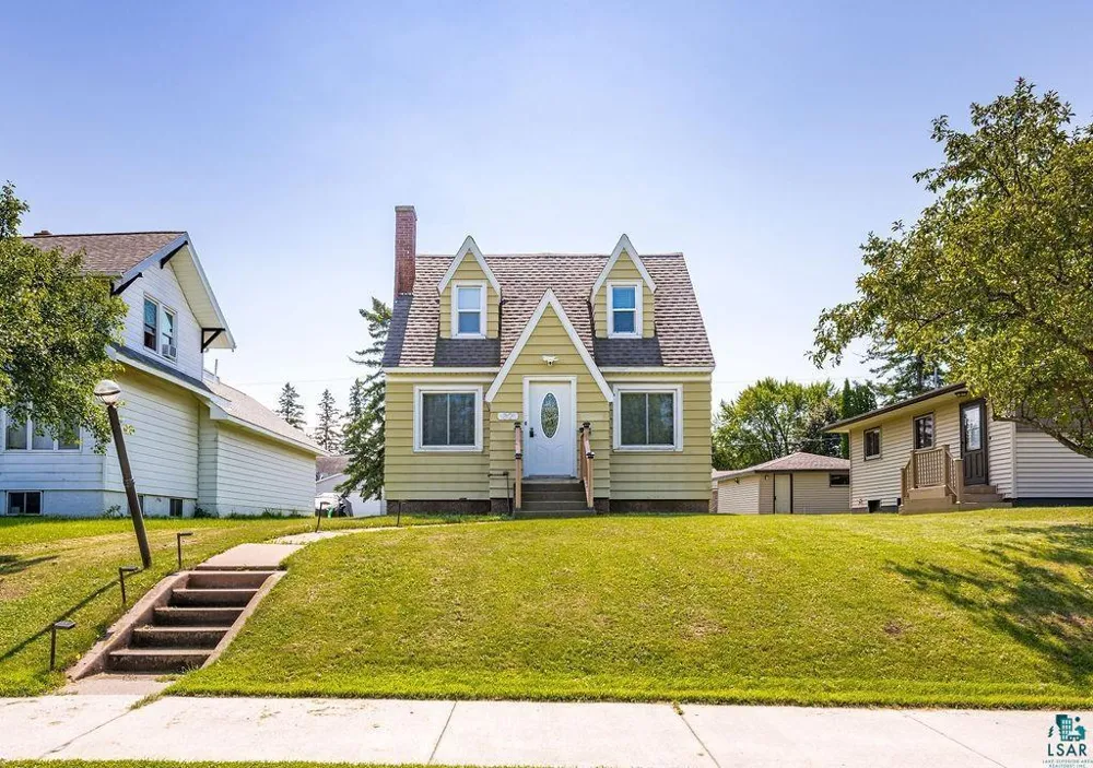 32 Laurel Avenue Superior, WI 54880