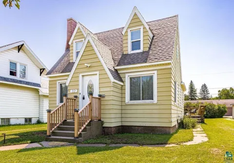32 Laurel Avenue