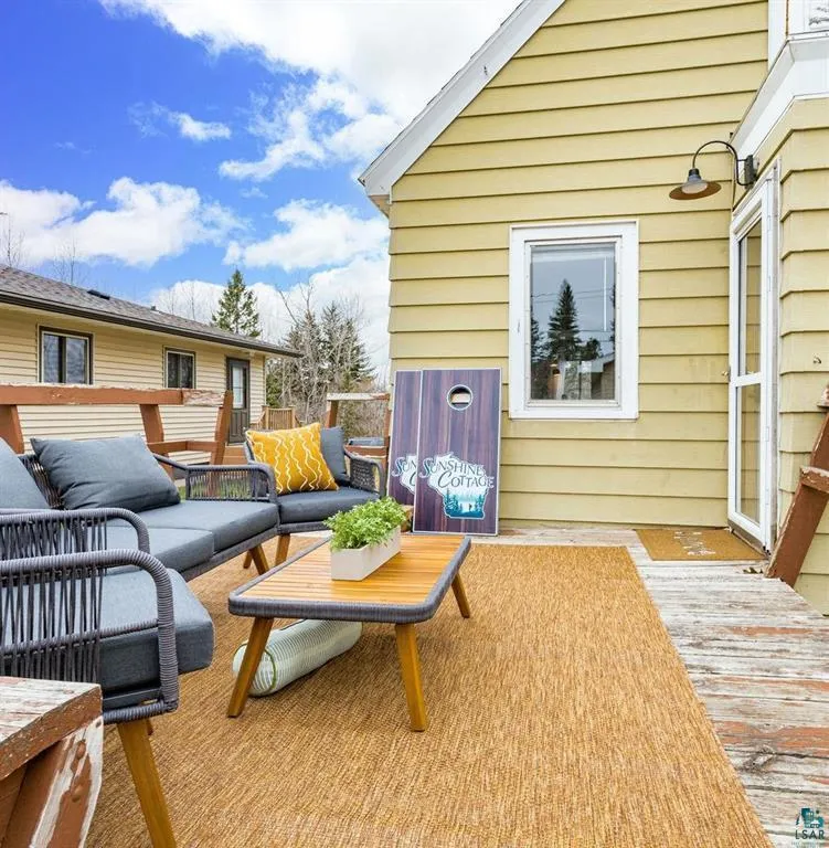 32 Laurel Avenue Superior, WI 54880