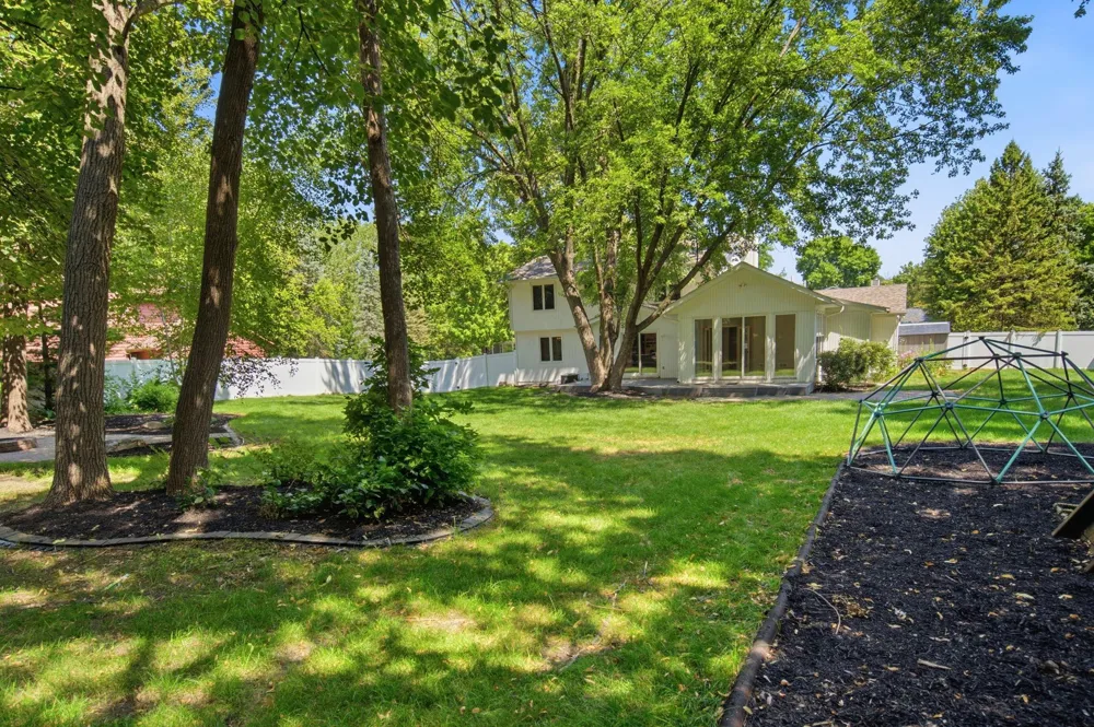 7610 Heritage Road Eden Prairie, MN 55346