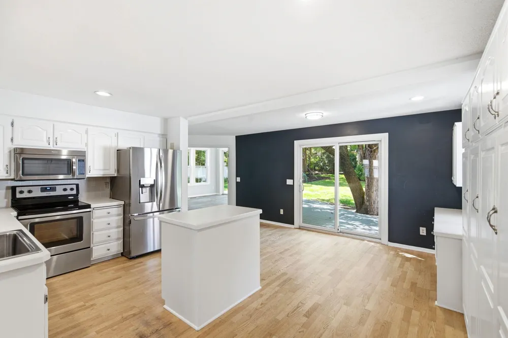 7610 Heritage Road Eden Prairie, MN 55346