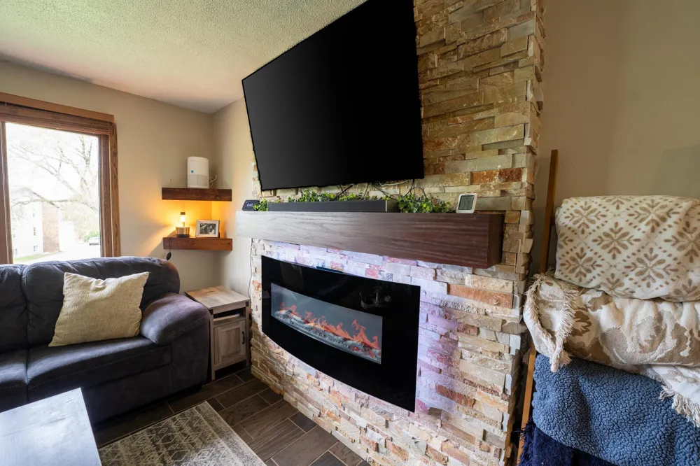 1127 5th Street E Altoona, WI 54720