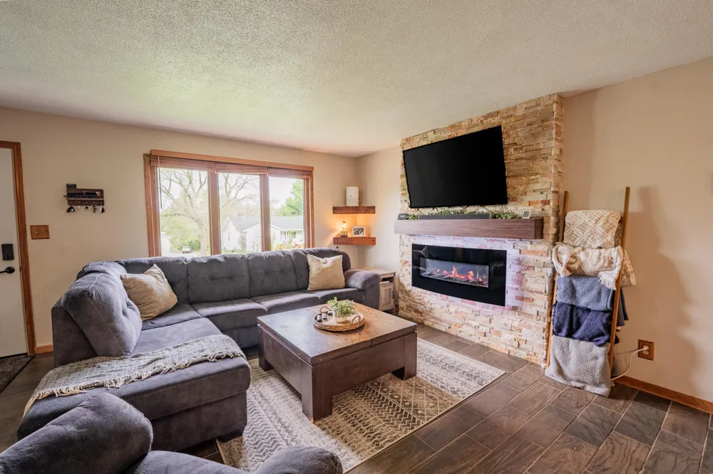 1127 5th Street E Altoona, WI 54720