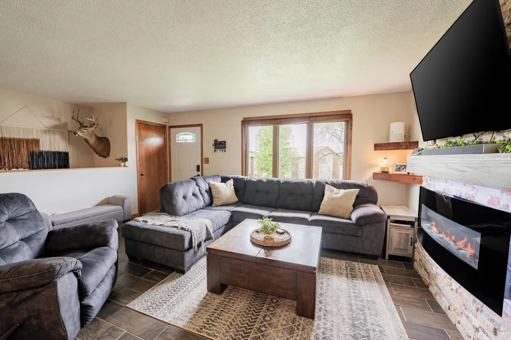1127 5th Street E Altoona, WI 54720