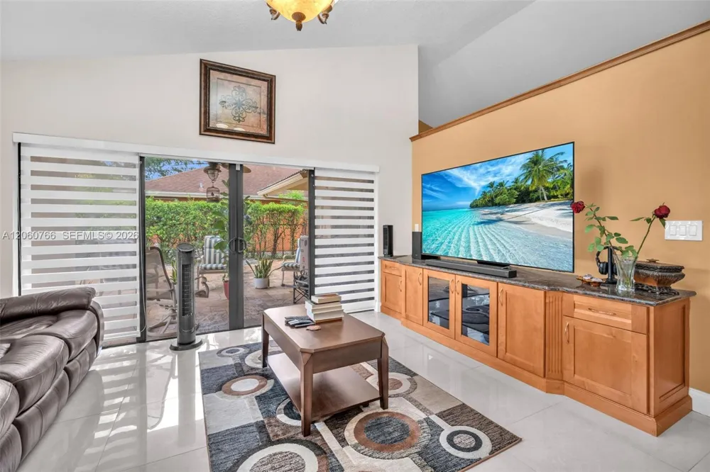 5143 NW 42nd Ter Coconut Creek, FL 33073