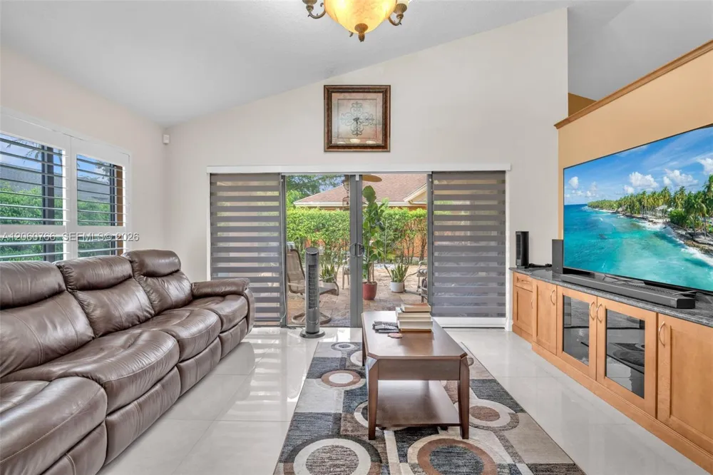 5143 NW 42nd Ter Coconut Creek, FL 33073