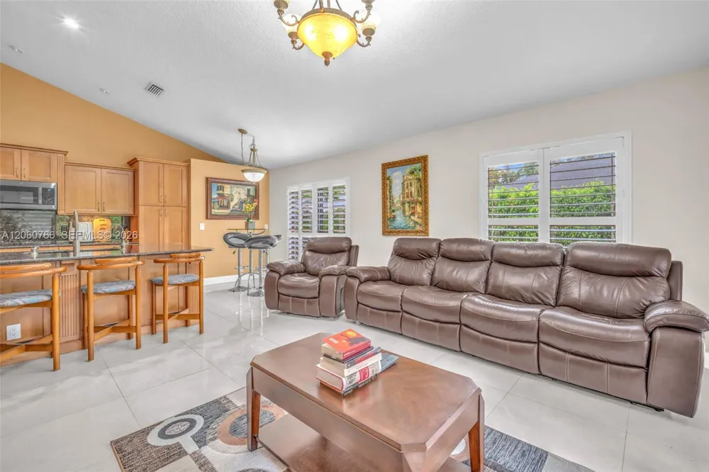 5143 NW 42nd Ter Coconut Creek, FL 33073